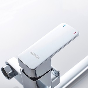 Смеситель для ванны с длинным изливом LEDEME L2280