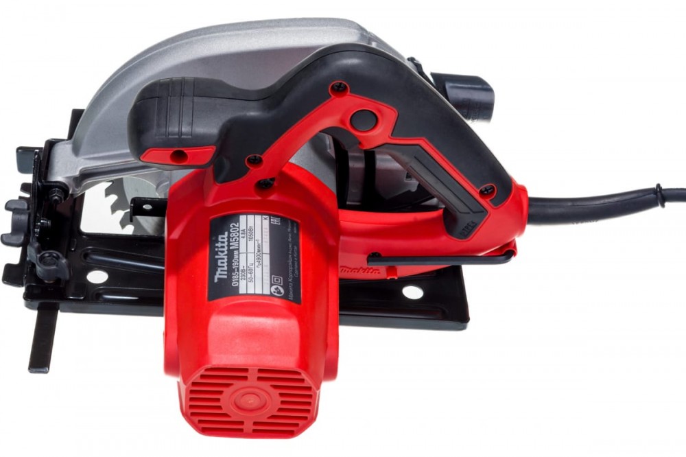 Пила дисковая Makita M5802