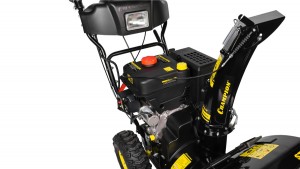 Снегоуборщик бензиновый CHAMPION ST861E (10л.с.,61см,скорости 6вперед/2 назад,эл.стартер,фара,обогр)