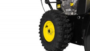 Снегоуборщик бензиновый CHAMPION ST861E (10л.с.,61см,скорости 6вперед/2 назад,эл.стартер,фара,обогр)