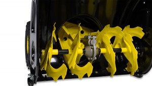 Снегоуборщик бензиновый CHAMPION ST861E (10л.с.,61см,скорости 6вперед/2 назад,эл.стартер,фара,обогр)