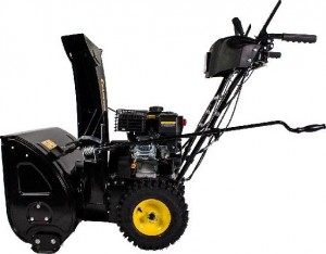 Снегоуборщик бензиновый CHAMPION ST762E (6,5л.с.,61см, скорости 6вперед/2 назад, эл.стартер, фара)