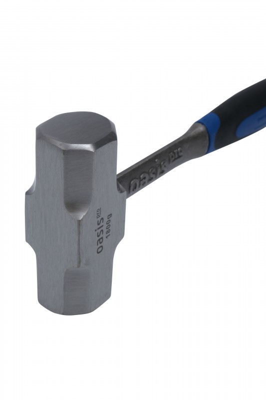 Кувалда 1800г цельнокованая с обрезиненной рукояткой Oasis Pro 103010803002