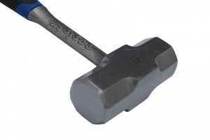 Кувалда 1800г цельнокованая с обрезиненной рукояткой Oasis Pro 103010803002