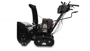 Снегоуборщик бензиновый CHAMPION STT761 (7л.с.,61см,скорости 6вперед/2 назад,эл.стартер,фара,обогр)