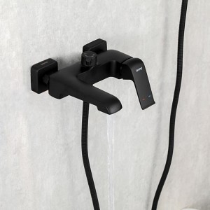 Смеситель для ванны с коротким изливом черный GAPPO G3250