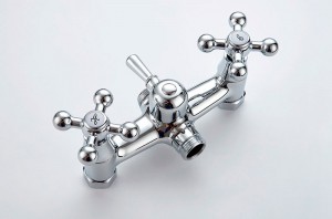 Смеситель для ванны с длинным изливом LEDEME L2619
