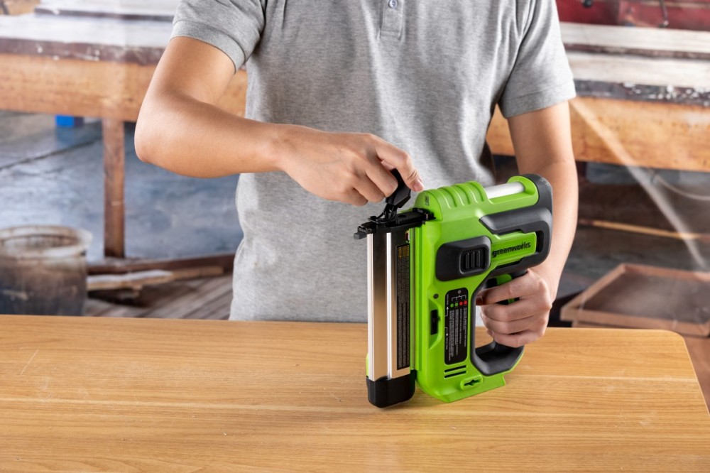 Пистолет гвоздезабивной акк Greenworks GD24BN (24V, 100уд./мин,18GA, 20-50мм, без АКБ/ЗУ) 3400707