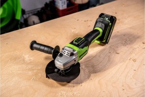 Угловая шлифовальная машина акк. Greenworks GD24AGK2 (24V,1*4Ач и ЗУ) 3200207UB