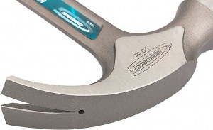 Молоток-гвоздодер, 570 г, цельнокованый, трехкомпонентная рукоятка// Gross 10470