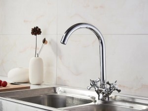 Смеситель для кухни с гайкой LEDEME L4311-2