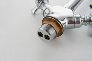 Смеситель для кухни с гайкой LEDEME L4311-2