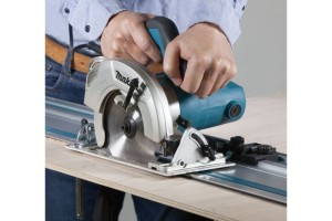Пила дисковая электрическая Makita HS6601