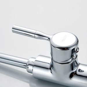 Смеситель для кухни с гибким изливом и гайкой LEDEME L4199